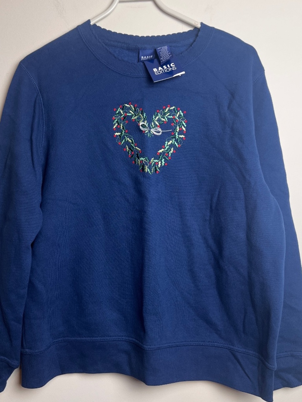 NWT Vtg Basic Editions Christmas Sweatshirt Large L Blue Embroidered Holly Heart